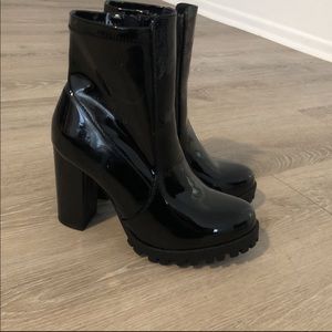 heeled boots